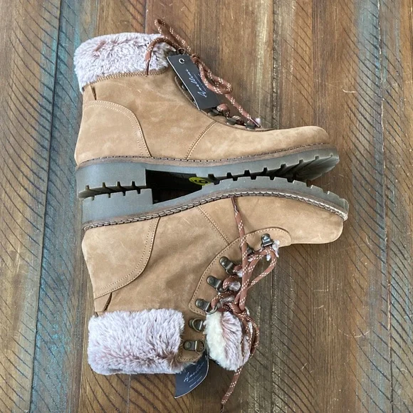 Women’s Avellini Winter Boots Size 9 Faux Fur New NWT Lace Front - Picture 9 of 9